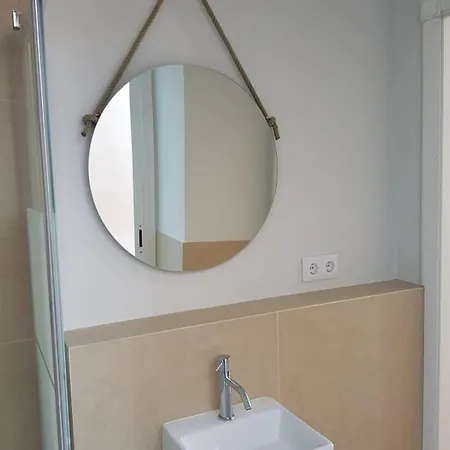 Down Town New In Perfect Location *